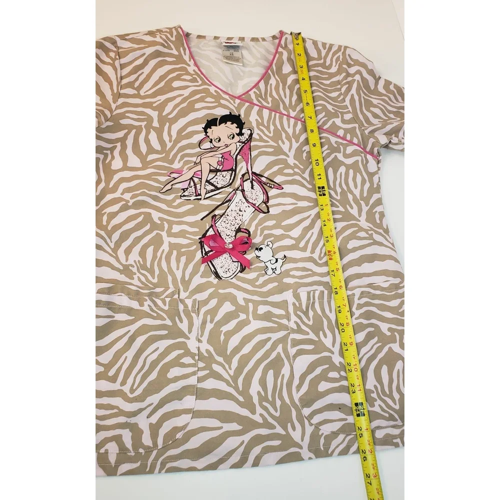 Betty Boop Scrub Top - Picture 9 of 12